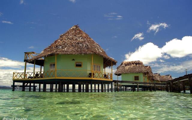 Punta Caracol Acqua Lodge