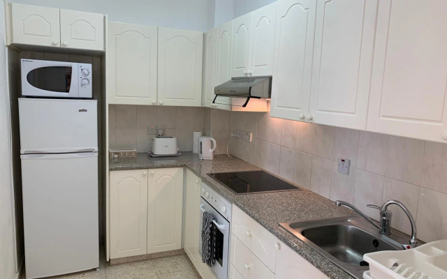 King's Palace - very spacious 1 bed apartment