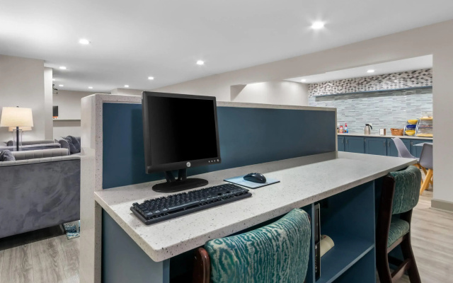 Days Inn by Wyndham Enterprise