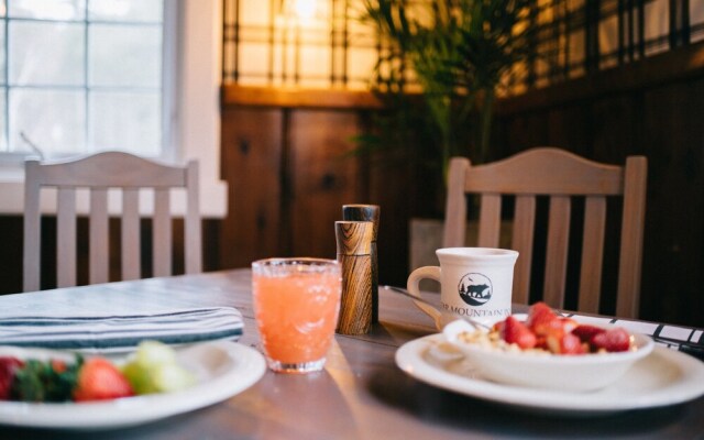Bear Mountain Inn
