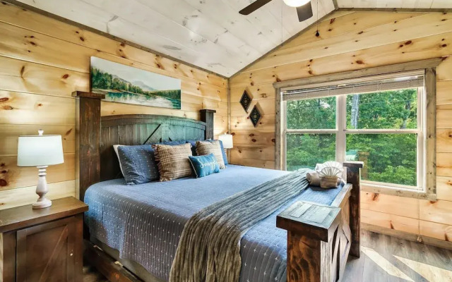Eagle Splash Vista| Pool Projector, Pet Friendly, Game Room