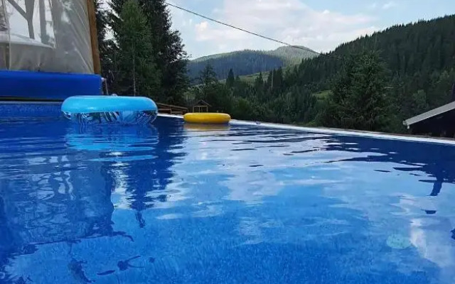Lastivka Guest House
