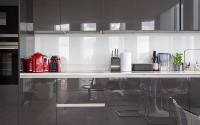 Modern 2 Bedroom Flat With a Stunning View