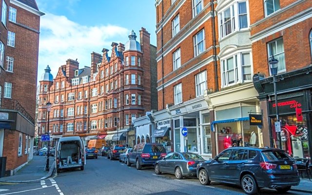 High Street Kensington Apartments by Flying Butler