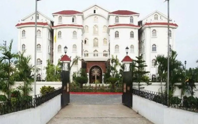 Hotel East Palace