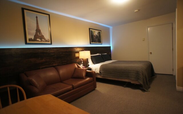 Silverwood Inn & Suites