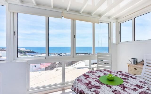 Sea Breeze the best view of Old town Harbour PDC