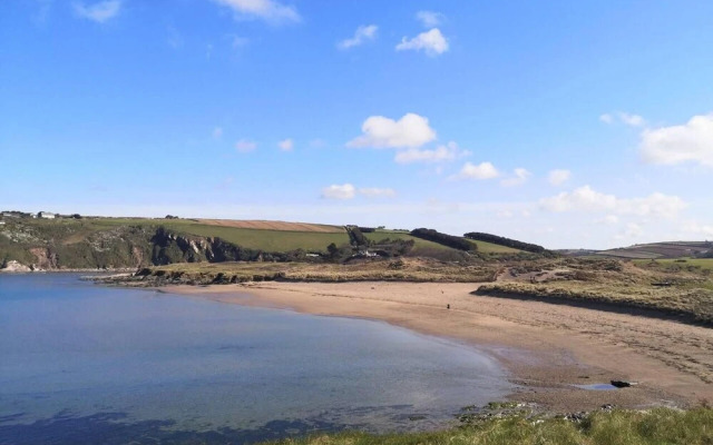Coastal 4-bed Barn Between Salcombe & Hope Cove