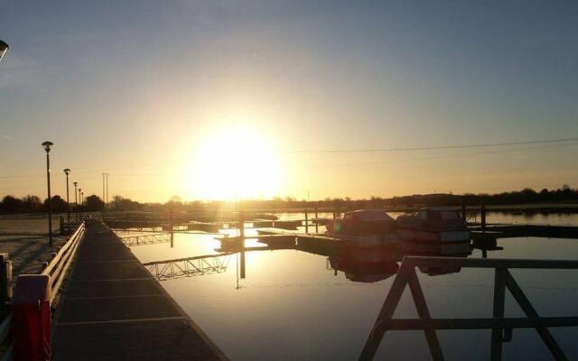 Moycarn Lodge & Marina