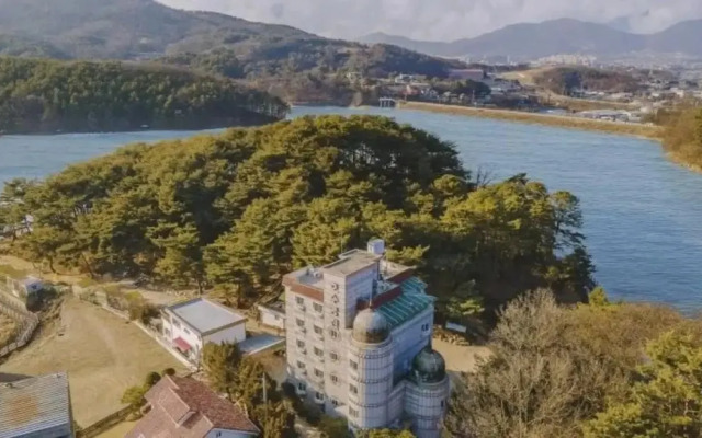 Pocheon Treasure Island Pension