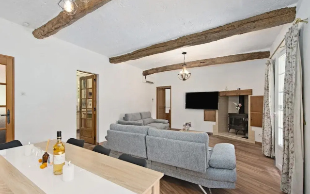 Villa in Flayosc With Private Pool