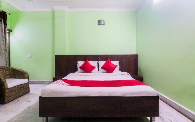 OYO 27675 Hotel Am Palace