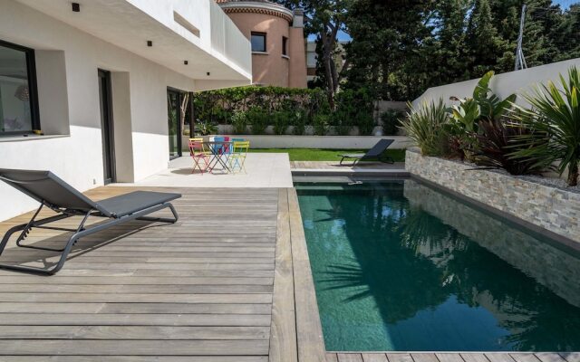 Superbe villa moderne avec piscine à Marseille
