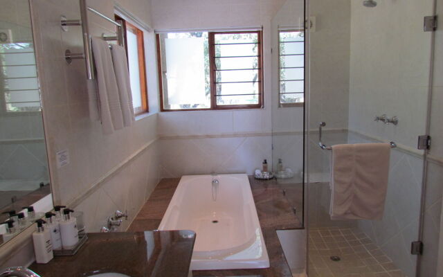 Matumi Golf Lodge