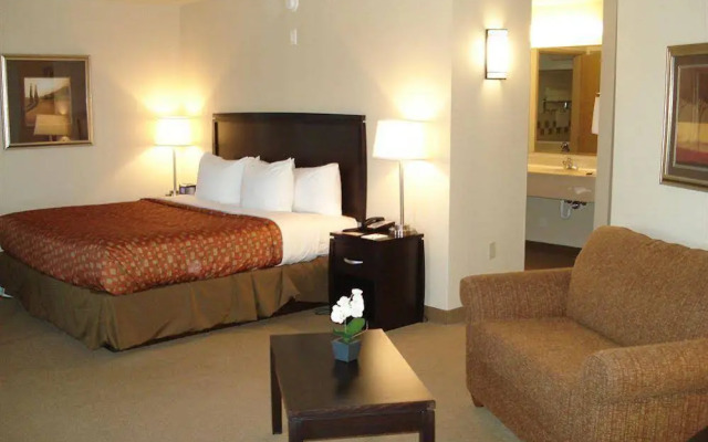 AmericInn by Wyndham Monmouth