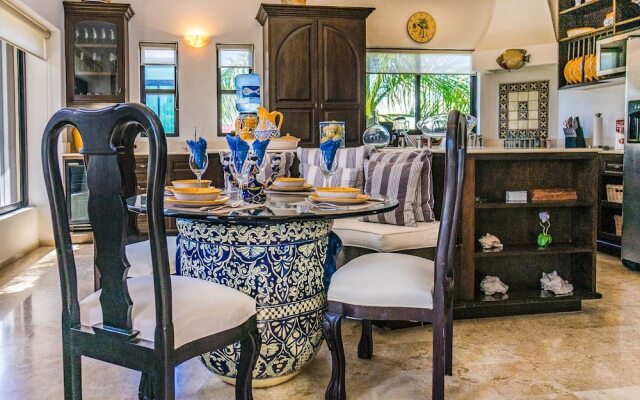 Royal Palms 10 2 Bedroom Condo by RedAwning