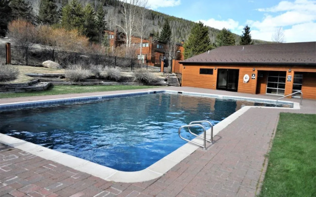 Tennis Townhome 2 Bed 2.5 Bath