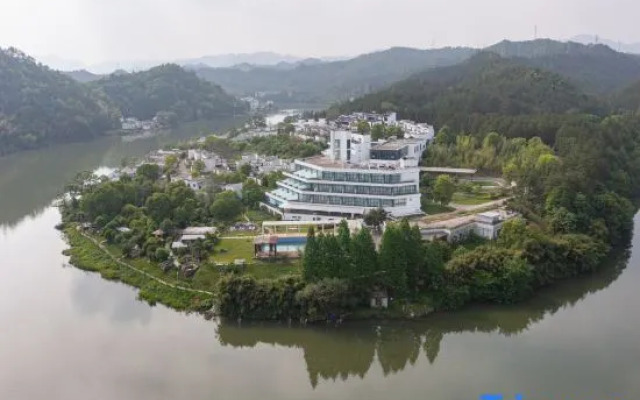 Wuyuan Wuli Shanshui Hot Spring Resort Hotel