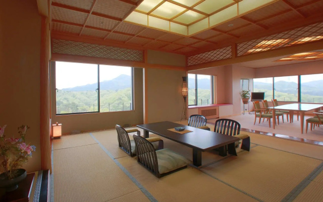 Kagaribi No Yu Ryokusuitei