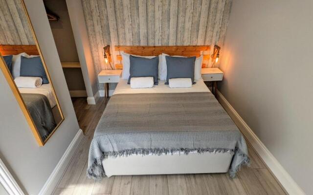 INNit Rooms - SaltWater Guest House