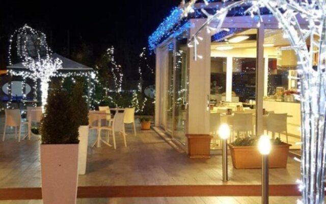 Hotel Elys