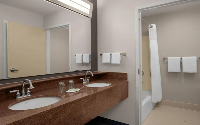 Courtyard by Marriott San Diego Central