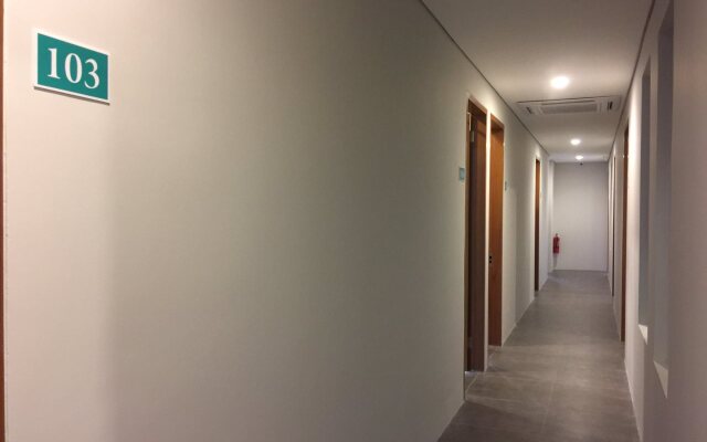 RedDoorz Plus near Tebet