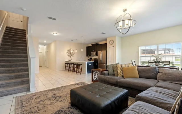 Amazing 5bdr House w Pool -4857