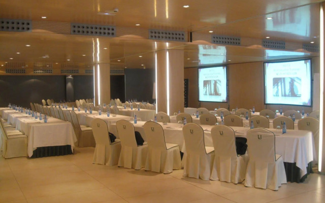 Jardines de Uleta Suites