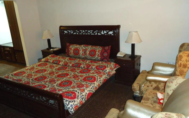 Midway Hotel & Restaurant