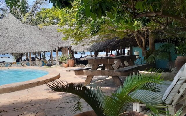 Mikadi Beach Camp