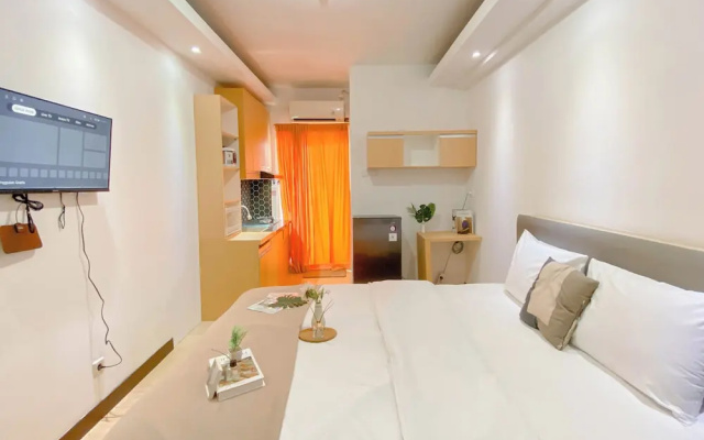 Minimalist Studio Apartment At Cinere Resort – Guest Rooms – Depok