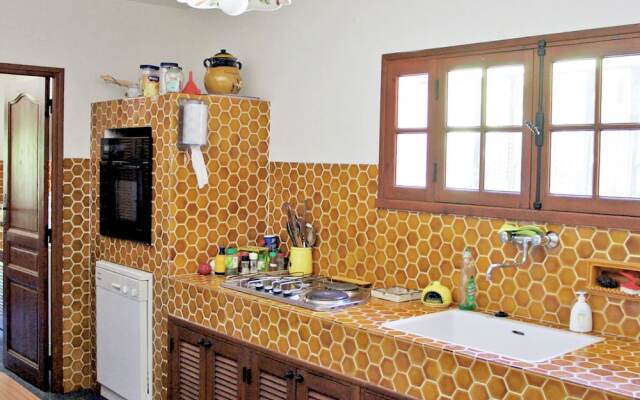 Charming Holiday Home in Tourtour, Provence With Garden