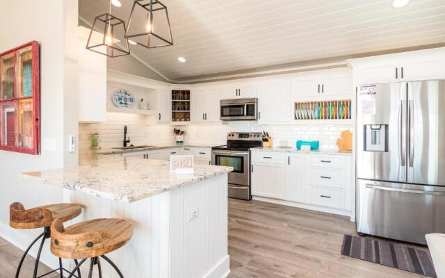 Seascape by Oak Island Accommodations