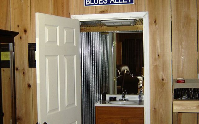 Bluestown Inn