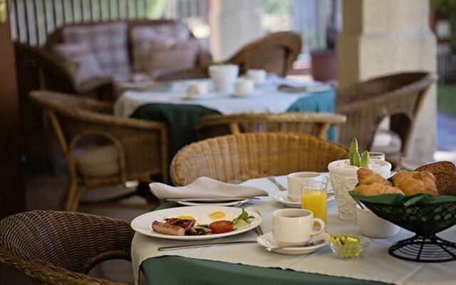 Oak Tree Lodge