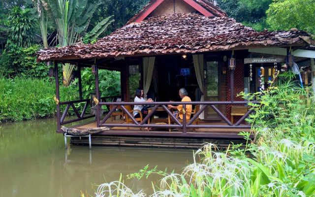 Pho Rak Nah Pai Hotel