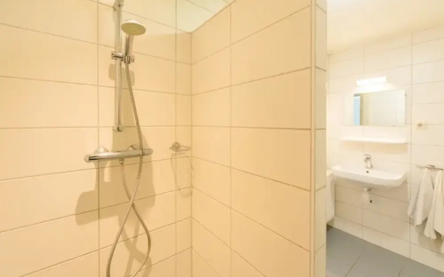 Thatched Villa With two Bathrooms Near the Beach