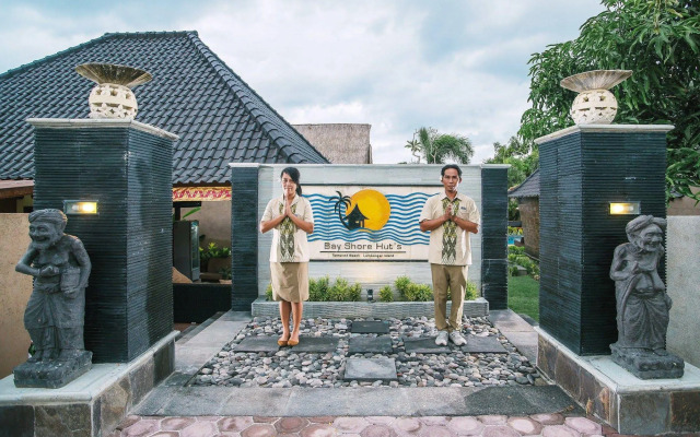 Lembongan Bay Shore Huts
