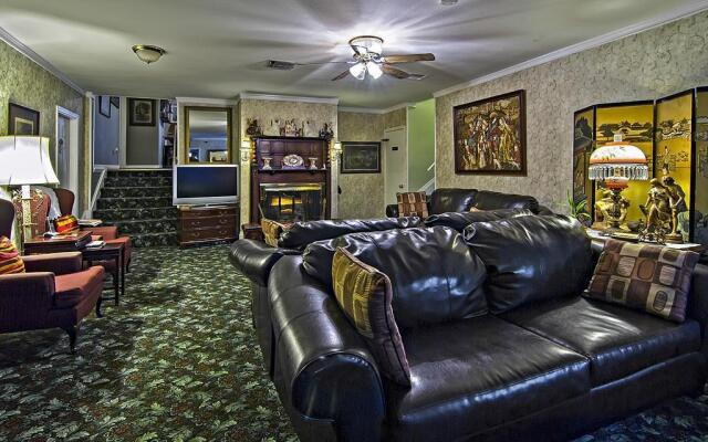 Rose Manor Bed & Breakfast
