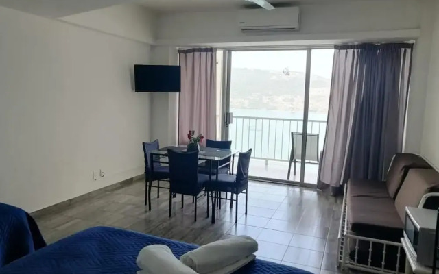 Beautiful Twin Towers Suite With Balcony and Stunning sea View