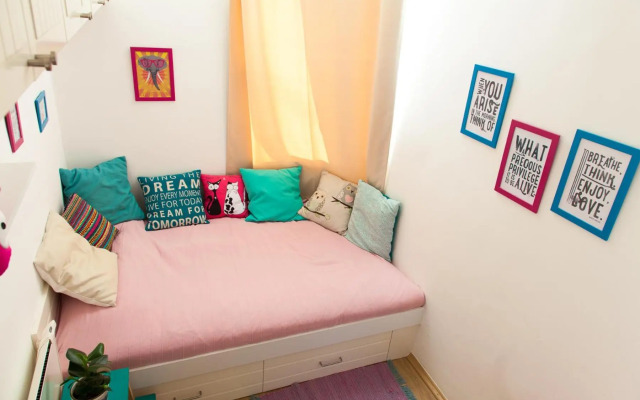 Self check-in eco studio - free street parking closeby