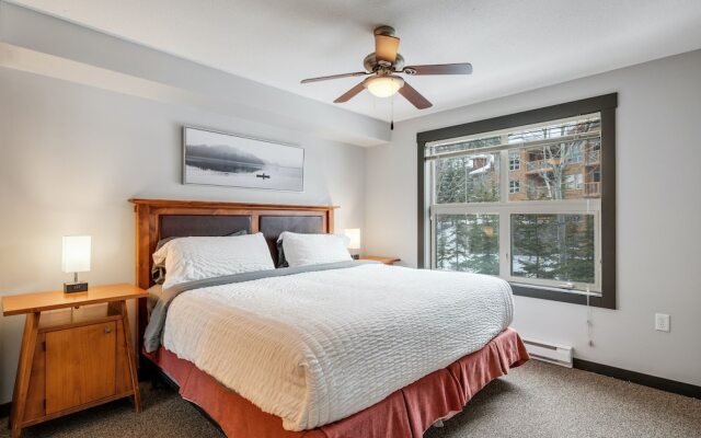 LARGE 3-Br 3-Ba | Ski In/Out | Pool & Hot Tubs | Central Upper Village Location