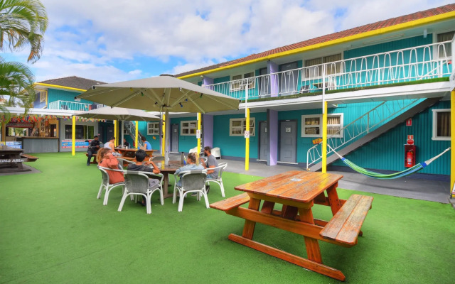 Backpackers In Paradise Resort - Hostel