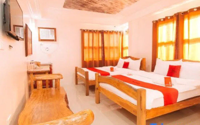 RedDoorz Plus @ Jollydays Hotel Nueva Ecija