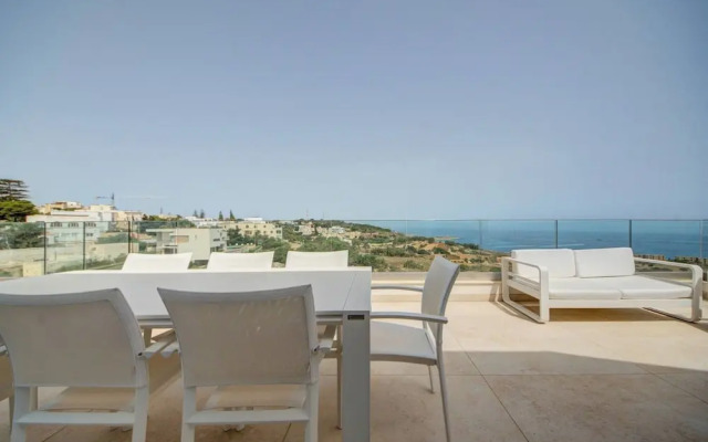Luxury Penthouse With Private Pool and sea Views, Sleeps 6