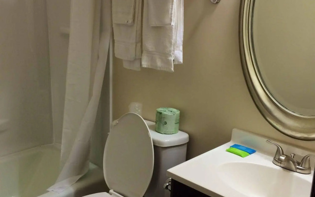 Sullivan Trail Inn & Suites