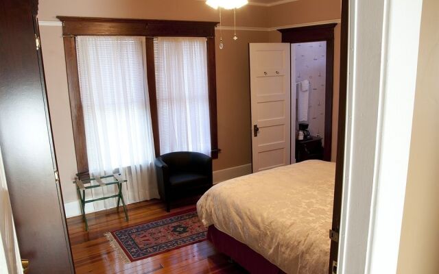 Mansion Inn