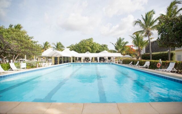 Tamarind Reef Resort Spa & Marina