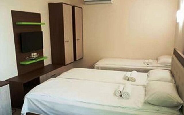 Eco Hotel Momata
